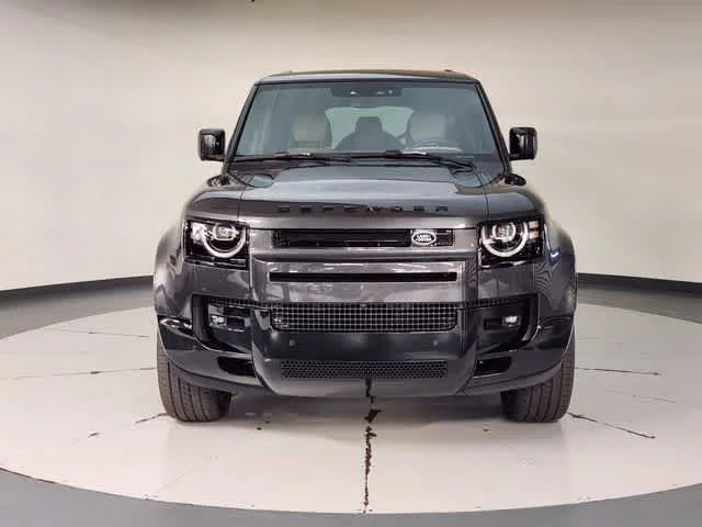 New 2026 Carpathian Grey Premium Metallic Land Rover X-Dynamic SE - 130 P400 image 14