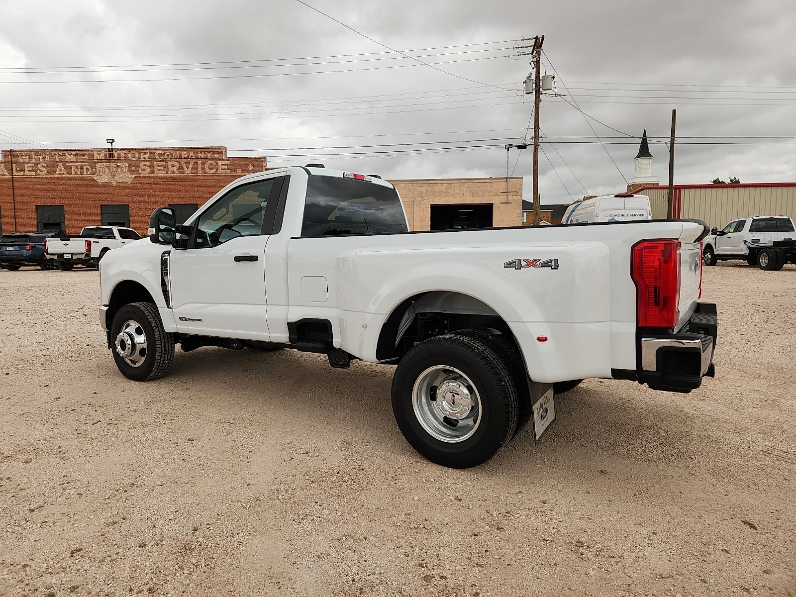 New 2026 Oxford White Ford F-350® XLT image 4