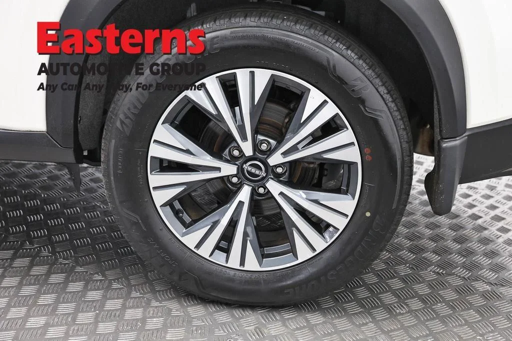 Used 2023 White Nissan SV image 35