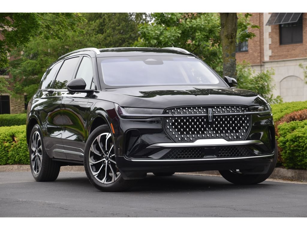 Used 2024 INFINITE BLACK MET CC Lincoln Reserve image 1