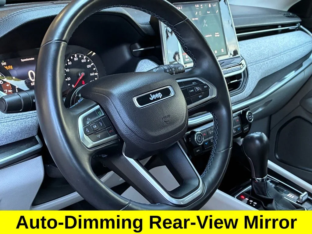 Used 2022 Red Jeep Latitude image 19