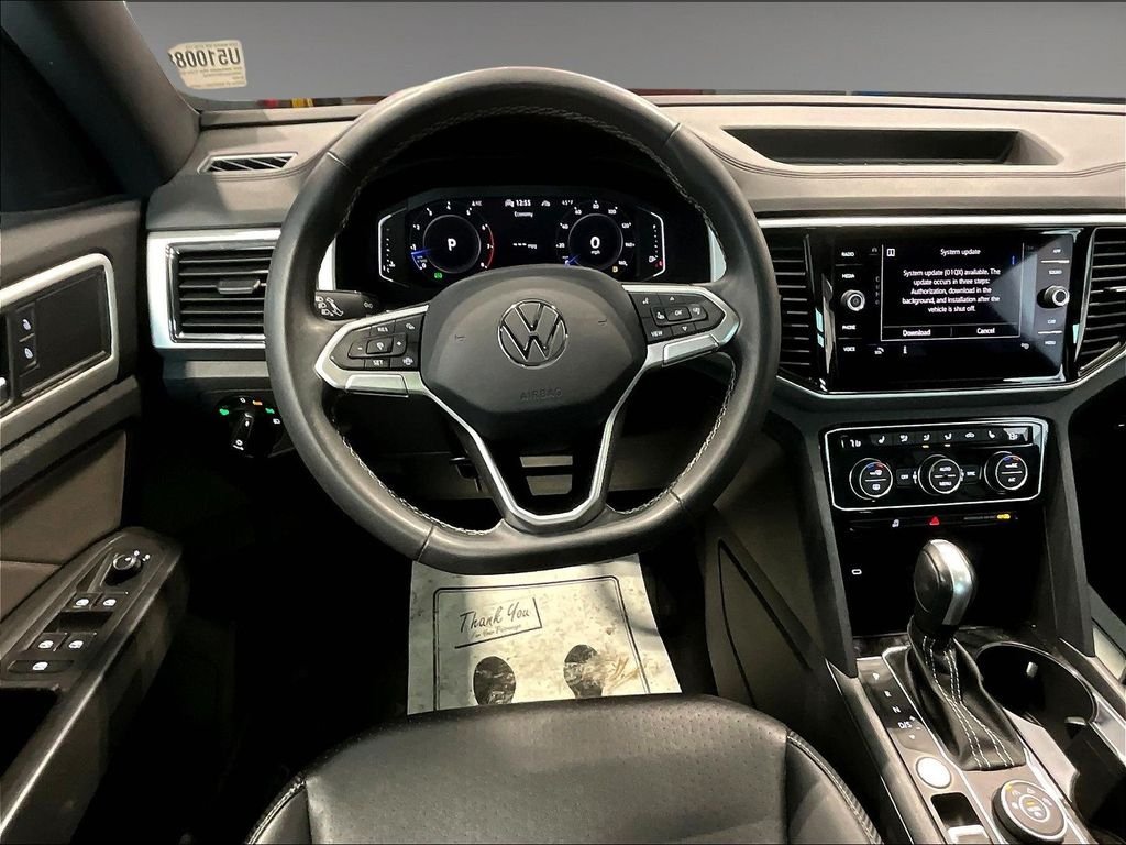 Used 2022 Deep Black Pearl Volkswagen 3.6L V6 SE w/Technology image 14