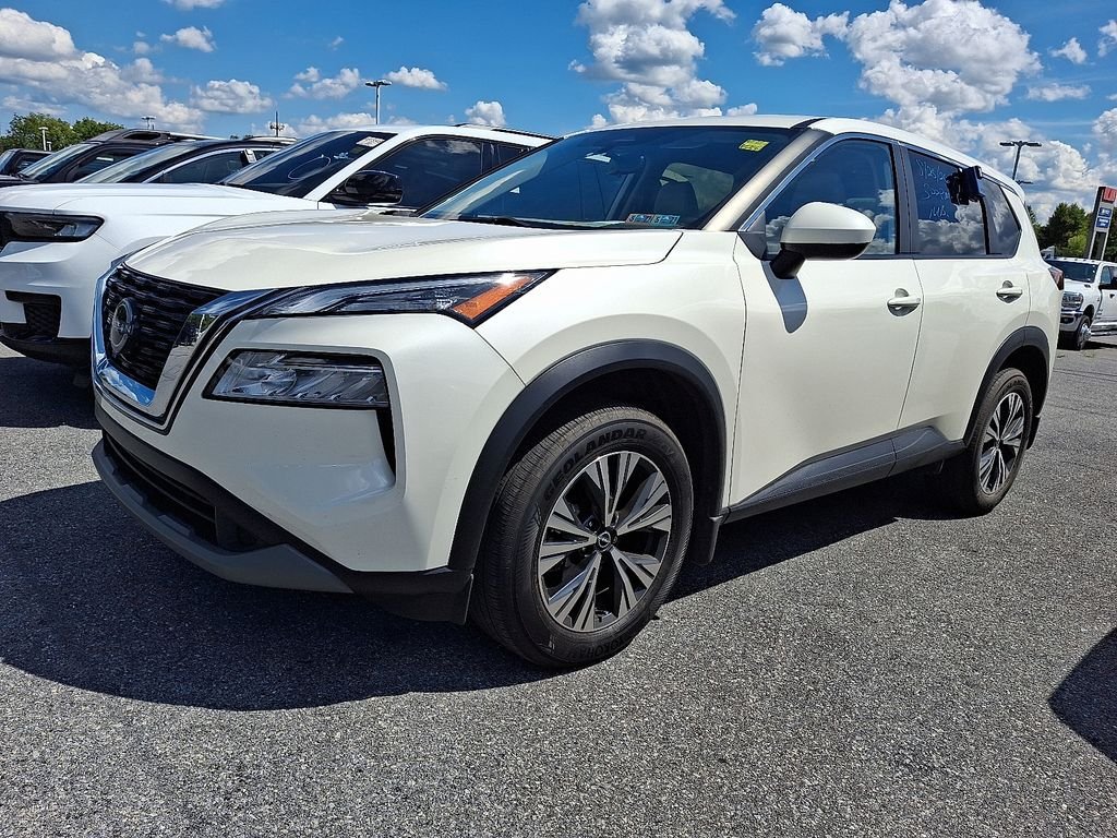 Used 2023 White Nissan SV image 3