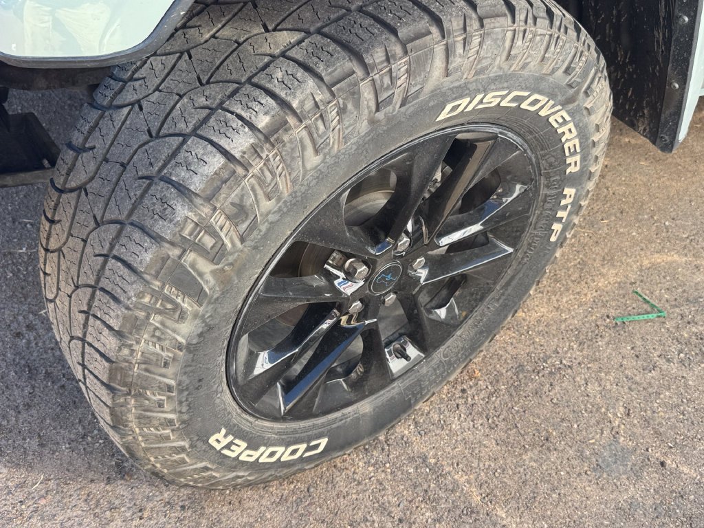 Used 2024 Gray Jeep Sahara 4xe image 3