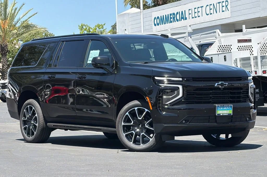 2026 Chevrolet Suburban RST 4WD's photo