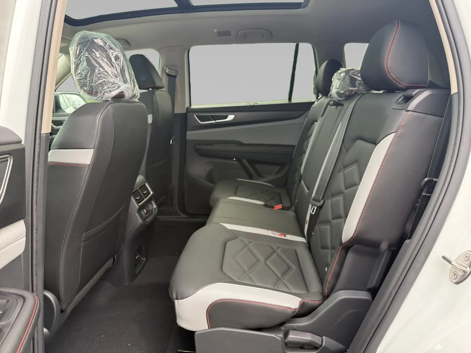New 2026 Opal White Pearl Volkswagen 2.0T Peak Edition image 22