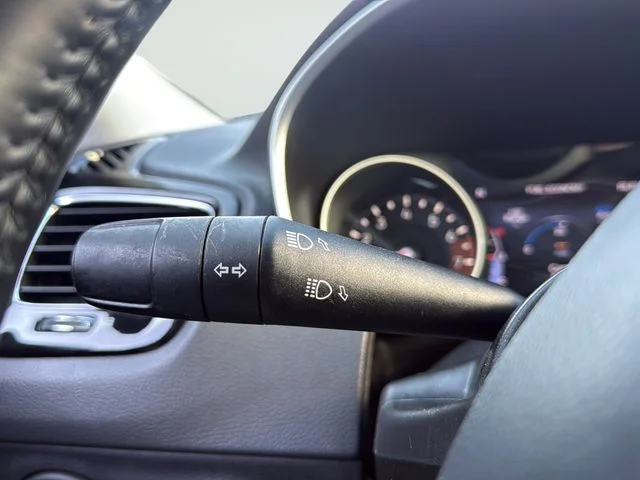 Used 2018 Black Jeep Latitude image 33