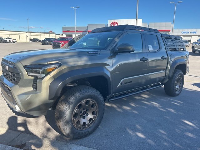 2025 Toyota Tacoma Trailhunter Double Cab photo 2