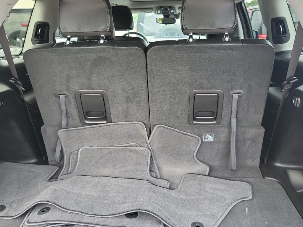 Used 2023 Gray Jeep Limited image 7