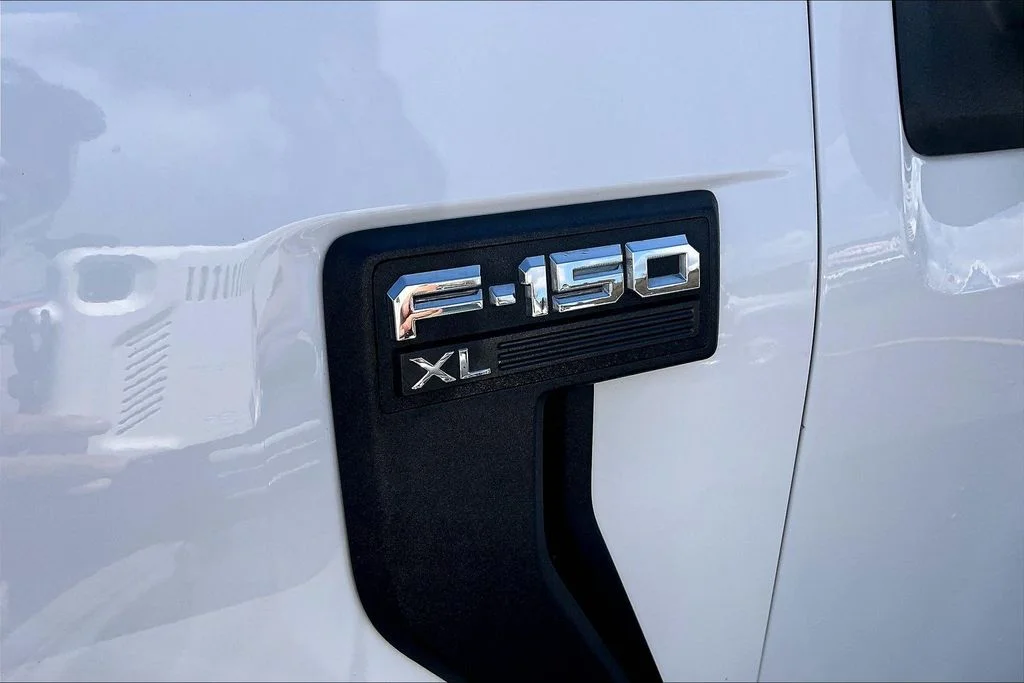 Used 2021 White Ford XL image 7