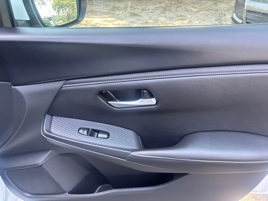 Used 2025 White Nissan SV image 29
