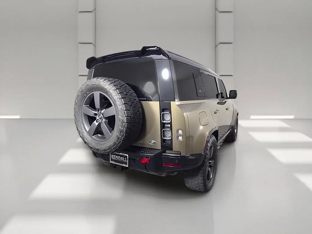 Used 2023 Gondwana Stone Metallic Land Rover X image 41