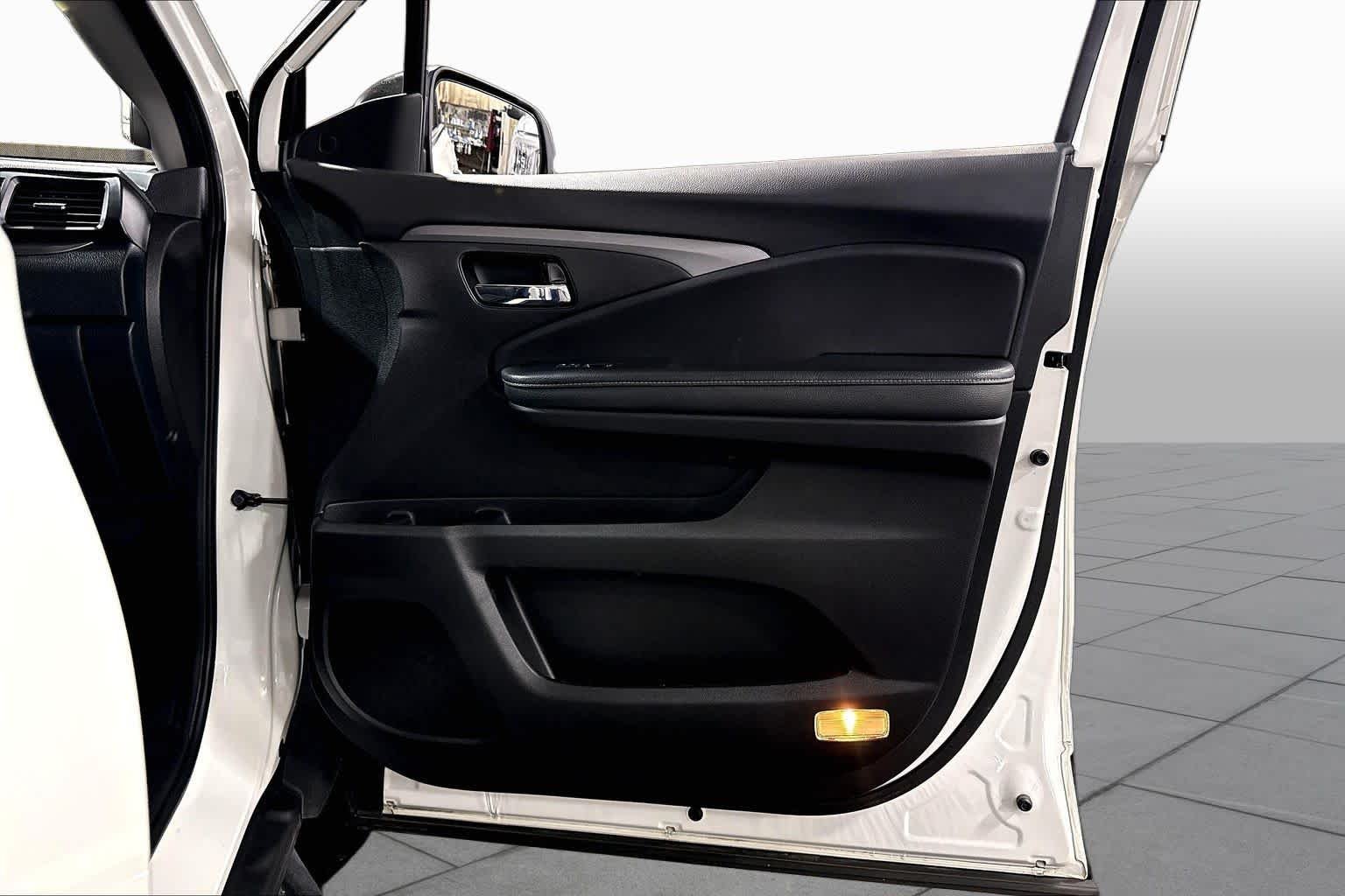Used 2022 Platinum White Pearl Honda RTL-E image 23