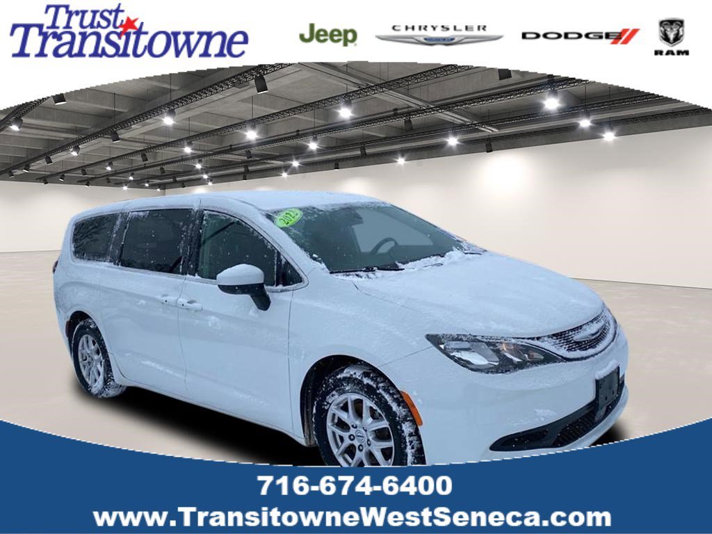 2022 Chrysler Voyager LX