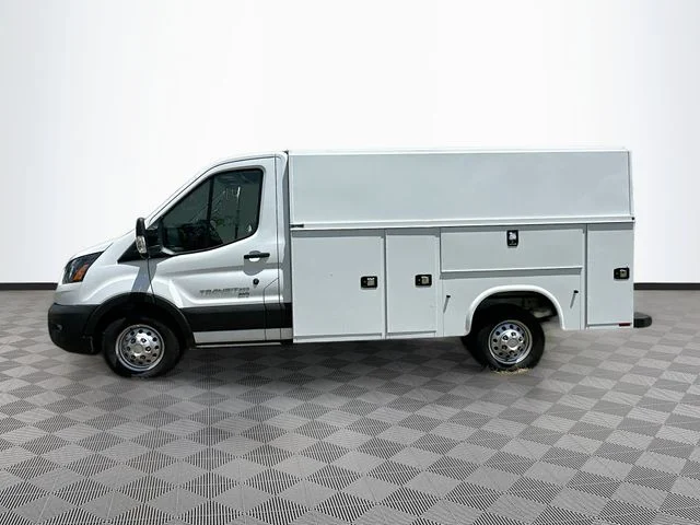 New 2025 Oxford White Ford Base image 3