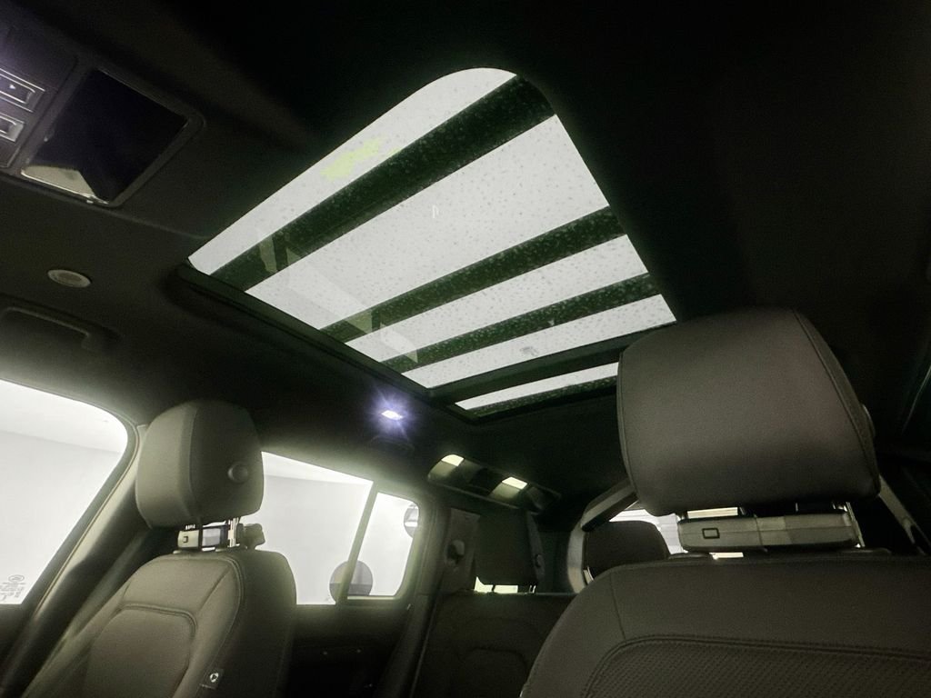 New 2026 Santorini Black Land Rover S image 20