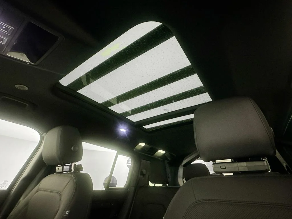 New 2026 Santorini Black Land Rover S image 20