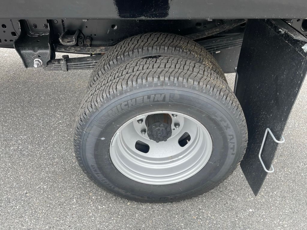 New 2026 Oxford White Ford F-350® XL image 6