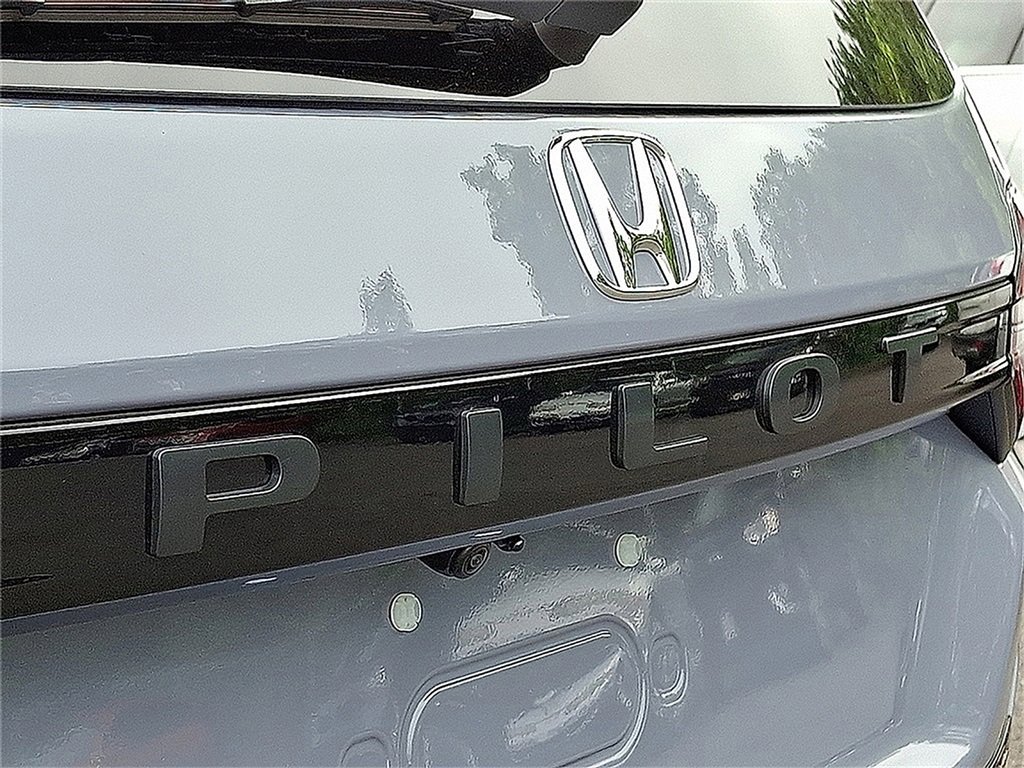 2025 Honda Pilot TrailSport photo 4