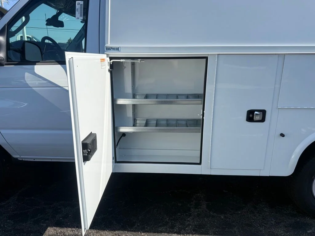 New 2026 Oxford White Ford E-350 SRW image 30