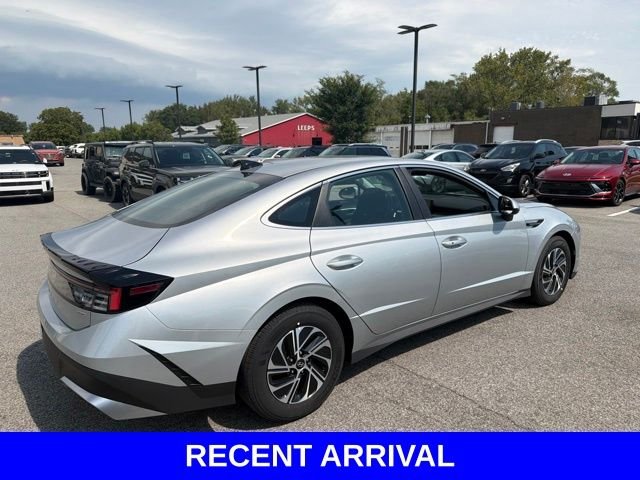 Used 2026 Silver Hyundai Blue image 22