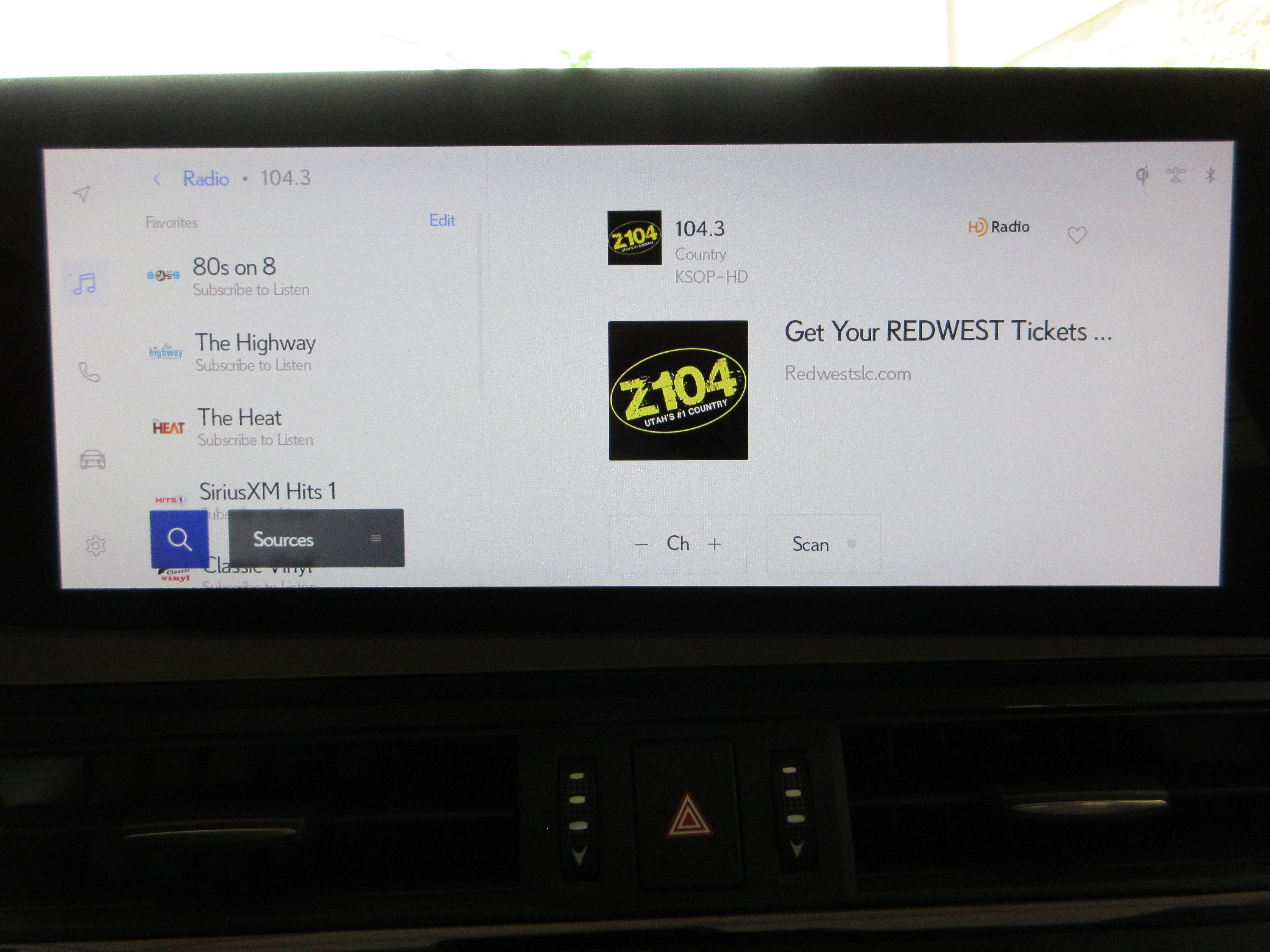 Used 2025 Nightfall Mica Lexus 300h image 40