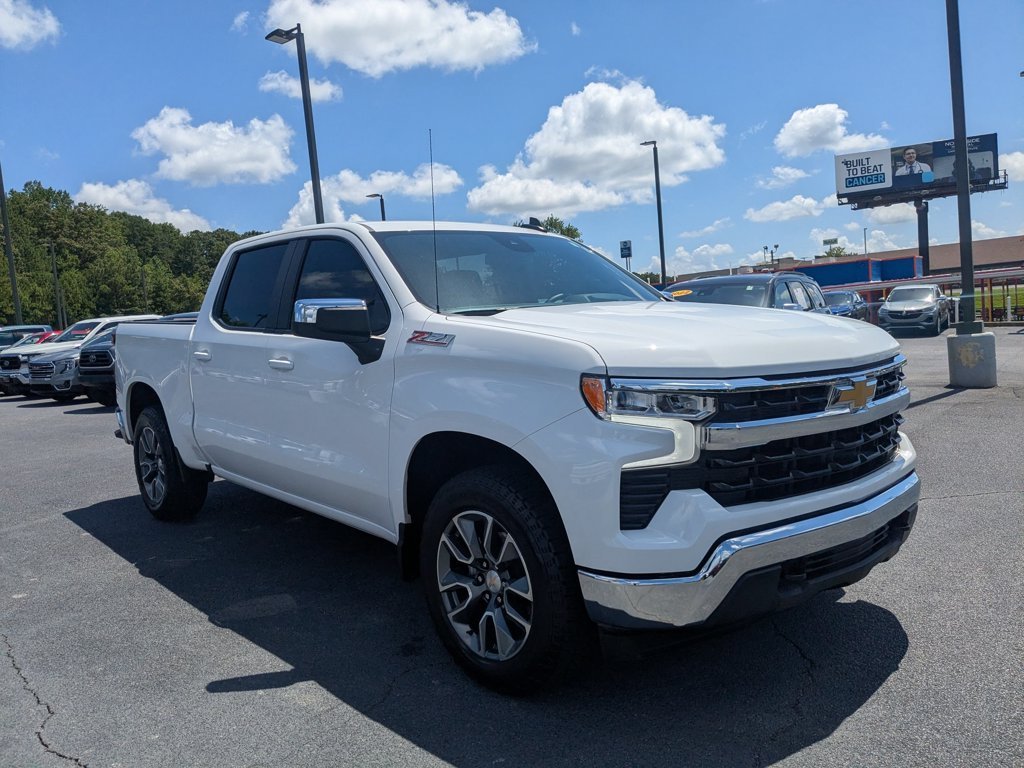 Used 2026 Summit White Chevrolet LT image 3