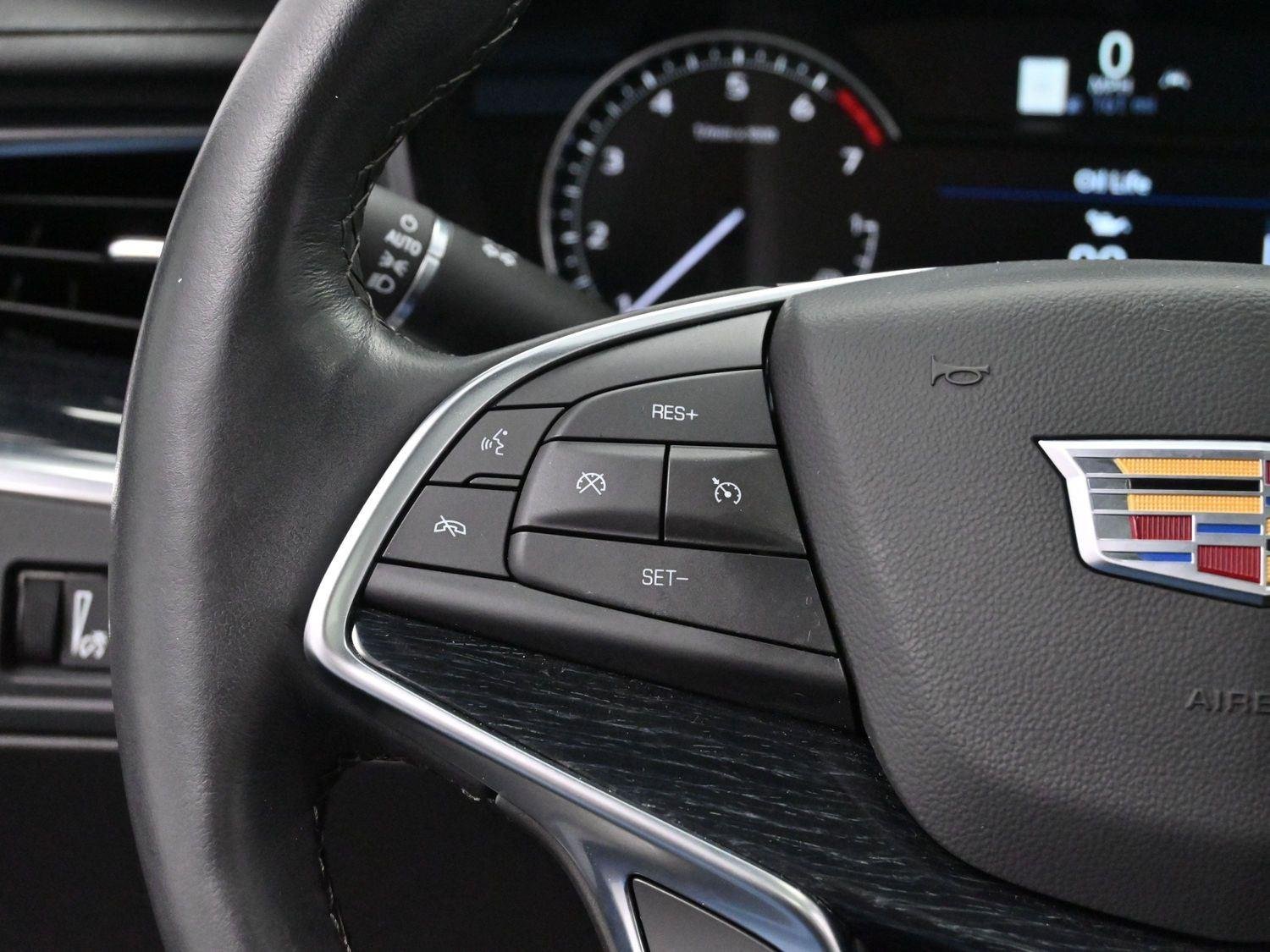 Used 2025 Stellar Black Metallic Cadillac Premium Luxury image 17