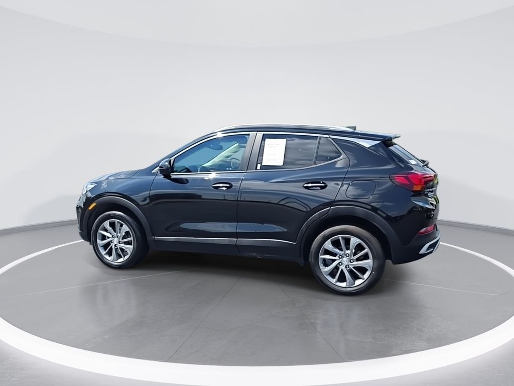 Used 2022 Black Buick Select image 6