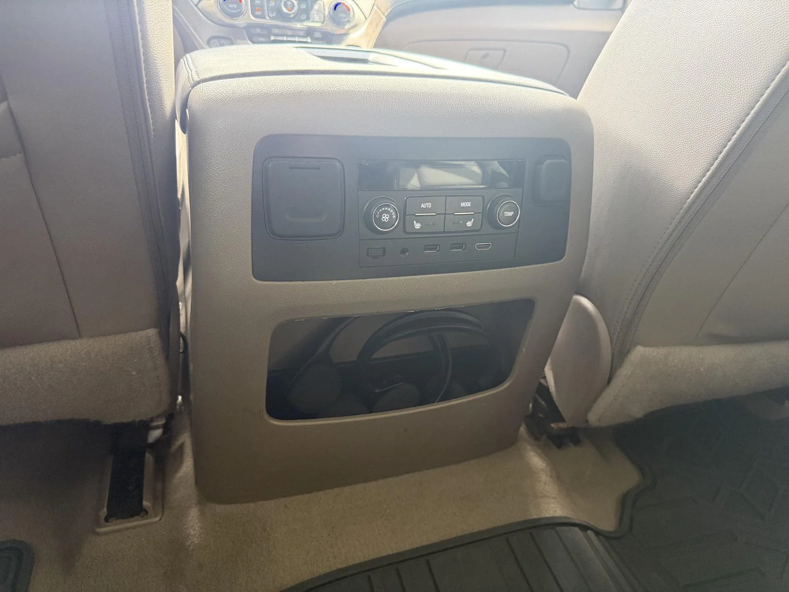 Used 2020 Summit White Chevrolet LT image 9
