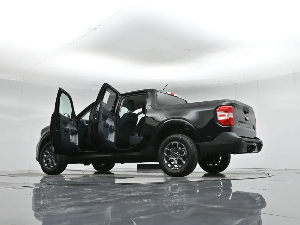 New 2026 Black Ford XLT image 3