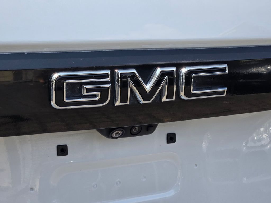 Used 2023 White GMC Denali image 9
