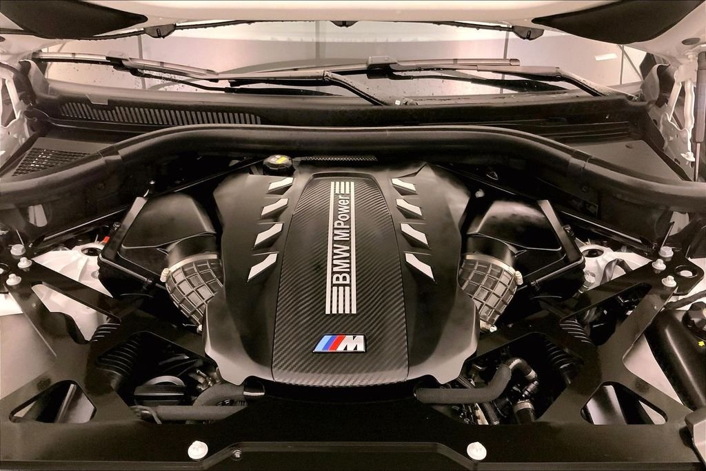 Used 2022 Alpine White BMW  image 9