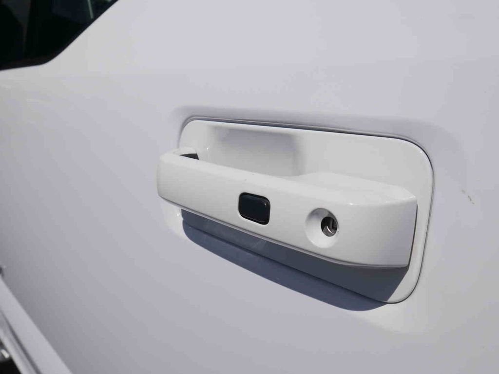 Used 2016 White Ford Lariat image 11