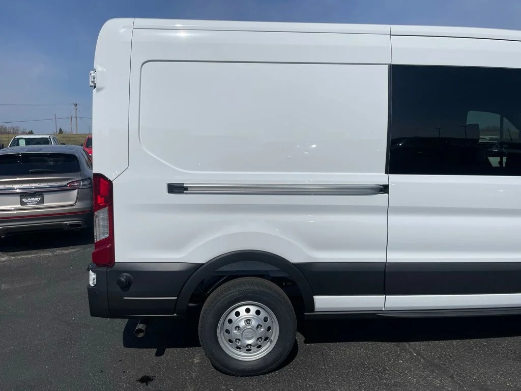 New 2026 Oxford White Ford Cargo Van image 31