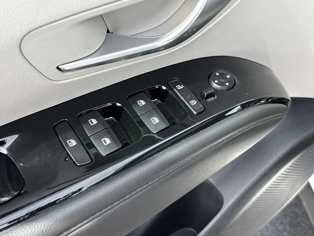 Used 2022 Gray Hyundai SEL image 27