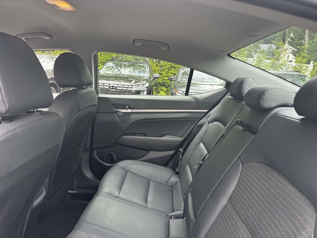 2020 Hyundai Elantra Limited - Photo 12
