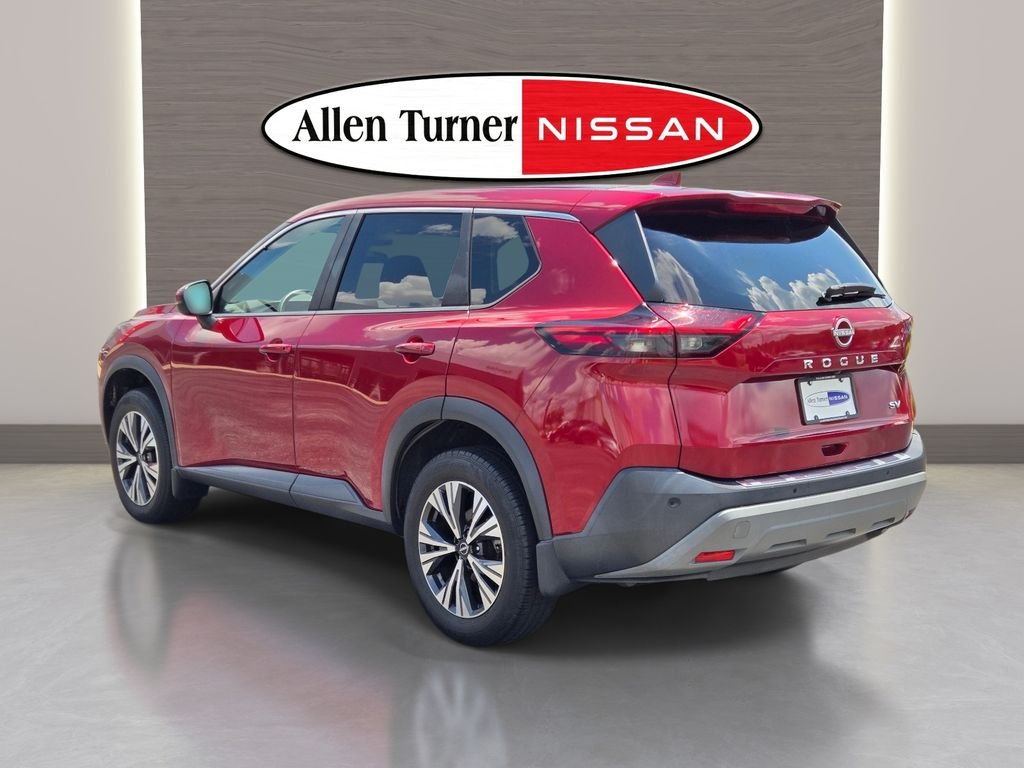 Used 2022 Red Nissan SV image 9