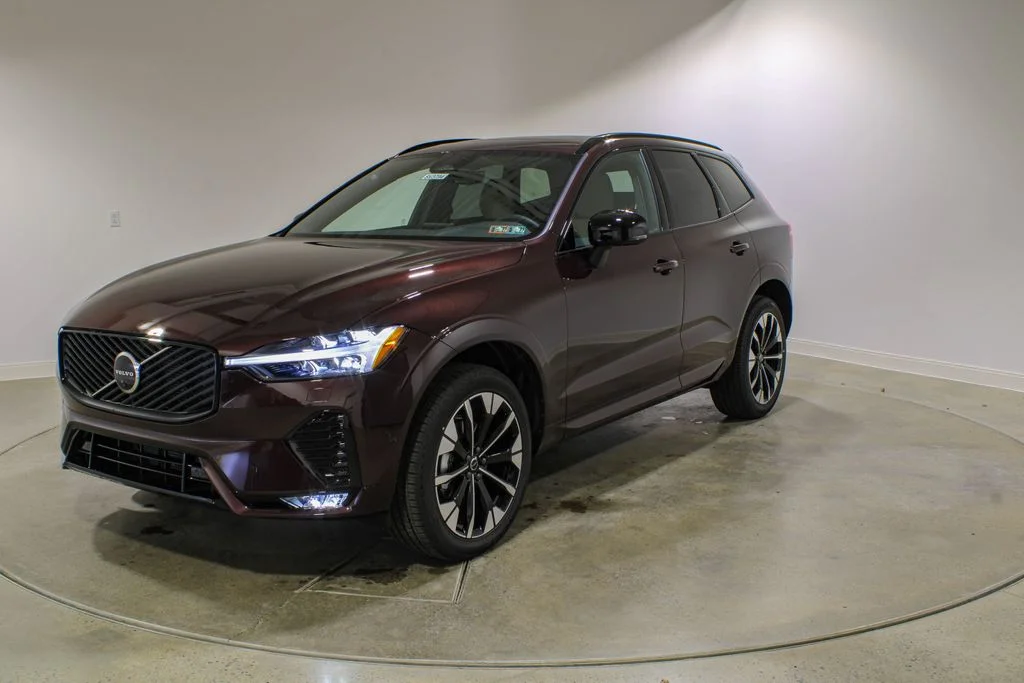 2026 Volvo XC60 B5 Plus Dark AWD's photo
