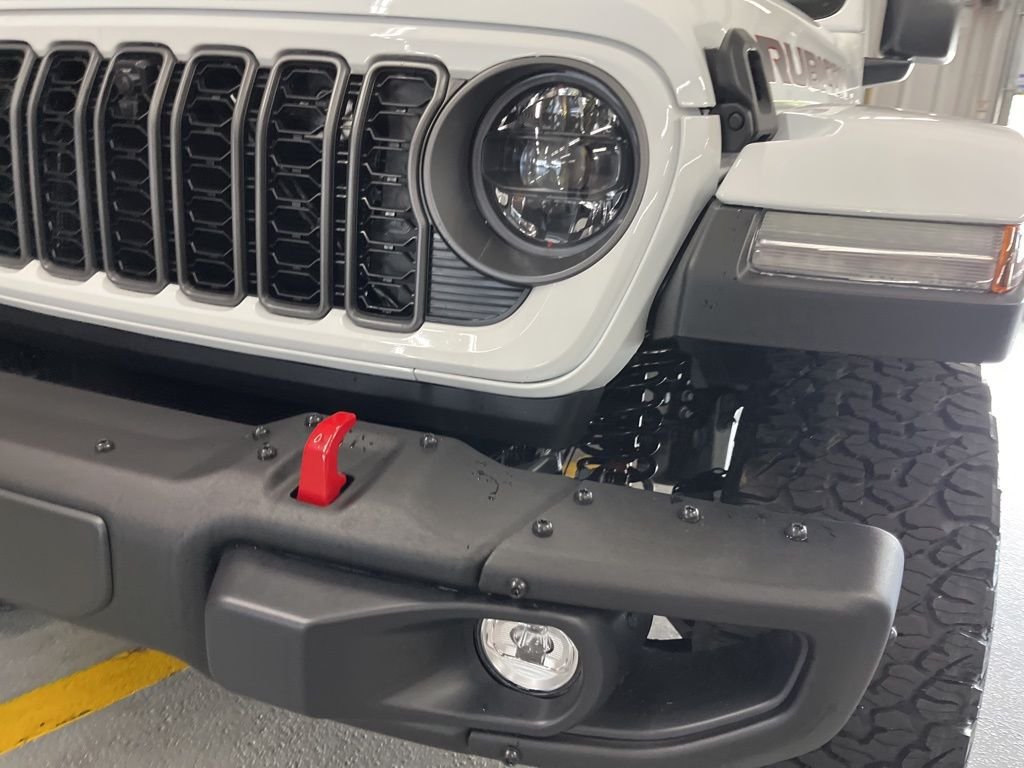 New 2026 Bright White Clear-Coat Exterior Paint Jeep Rubicon X image 10