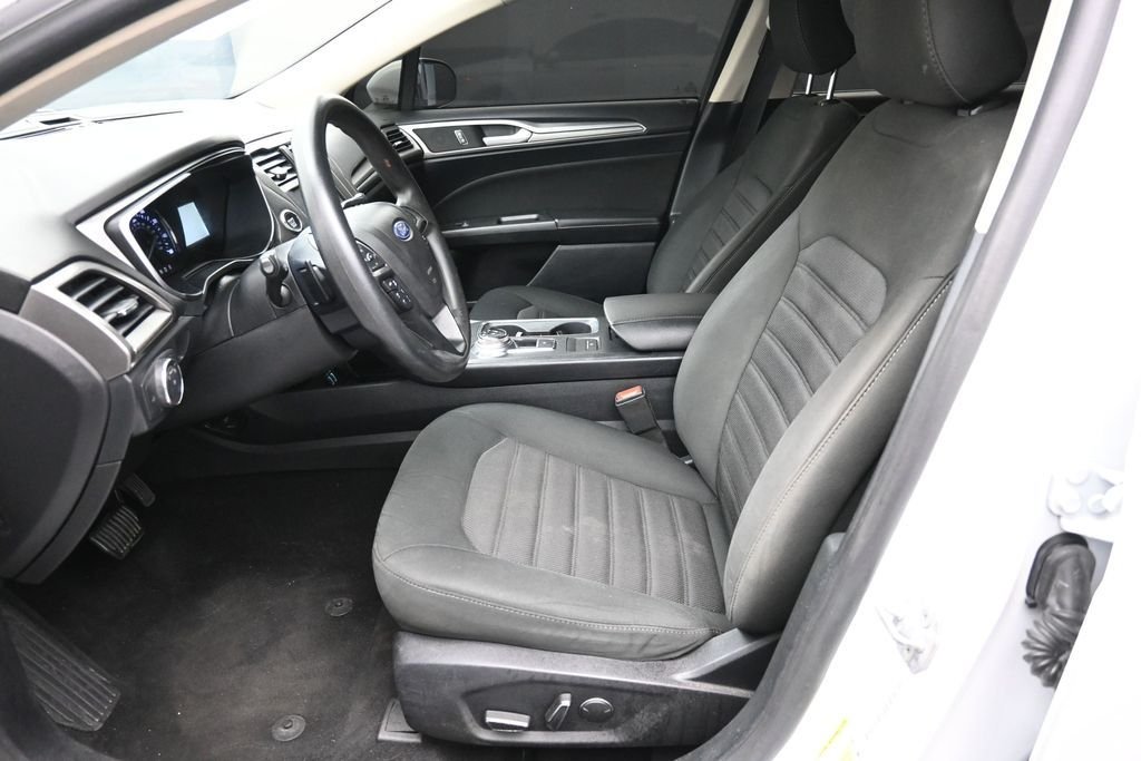 Used 2019 White Ford SE image 21