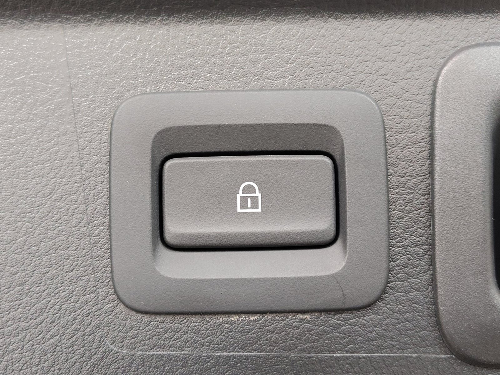 Used 2024 Wind Chill Pearl Mazda 2.5 S Select Package image 28