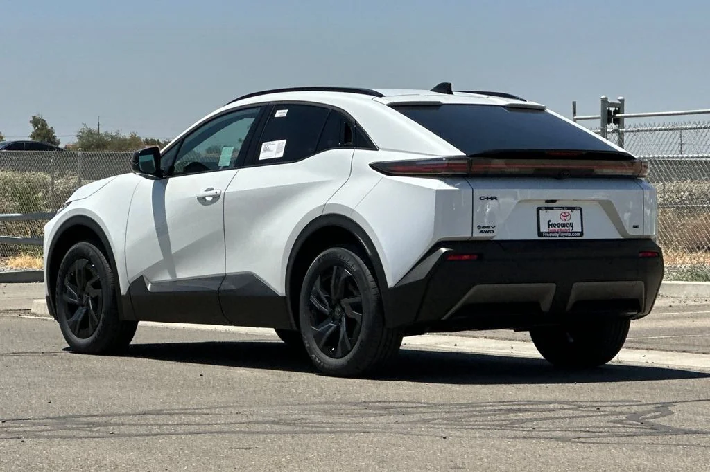 New 2026 Wind Chill Pearl Toyota SE image 6