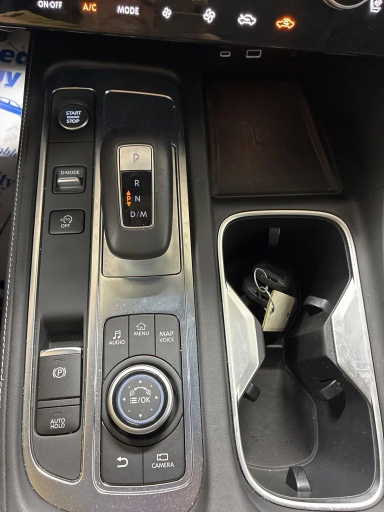 Used 2023 Gray INFINITI LUXE image 23
