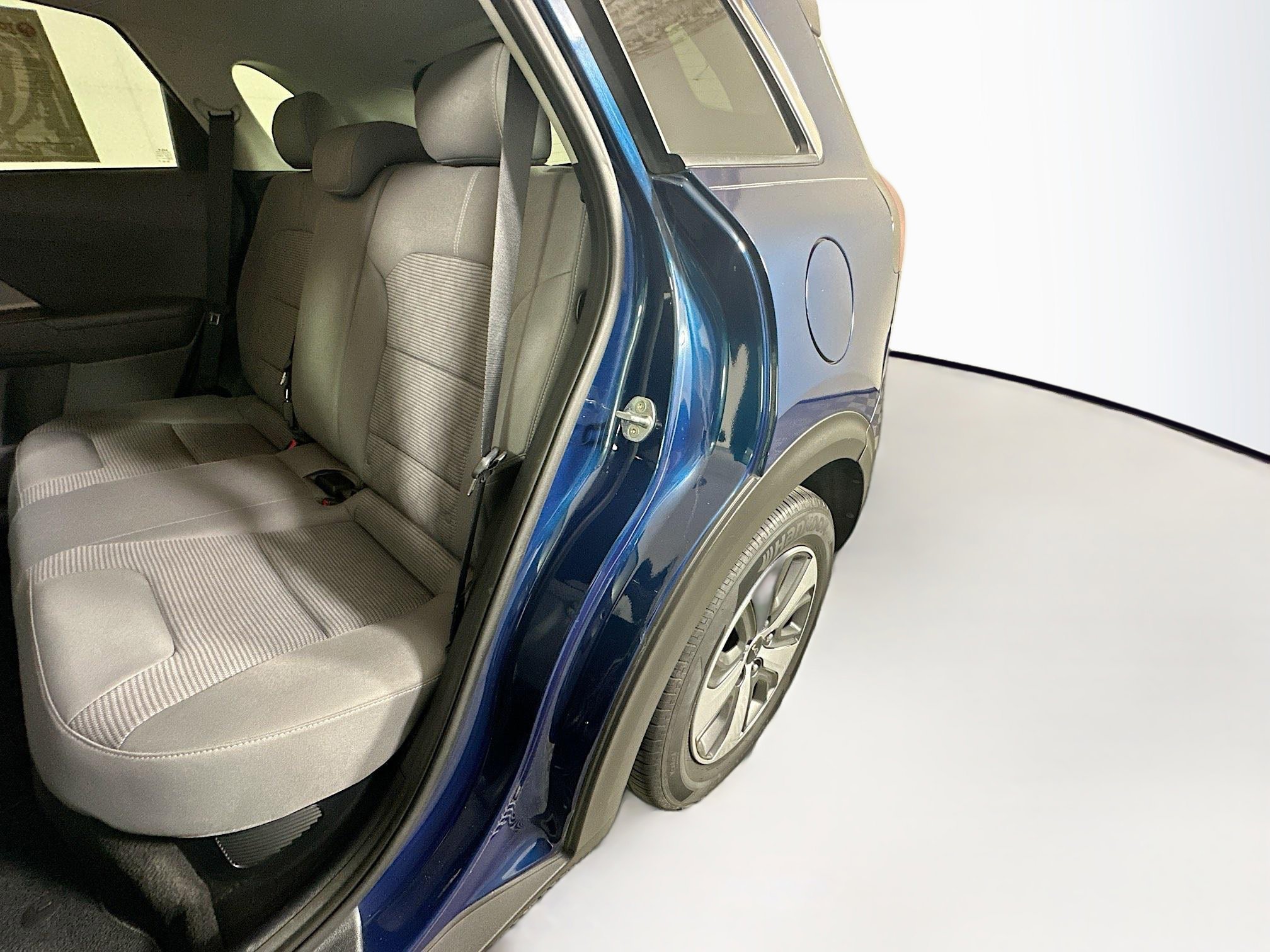 Used 2022 Deep Cerulean Kia LX image 25