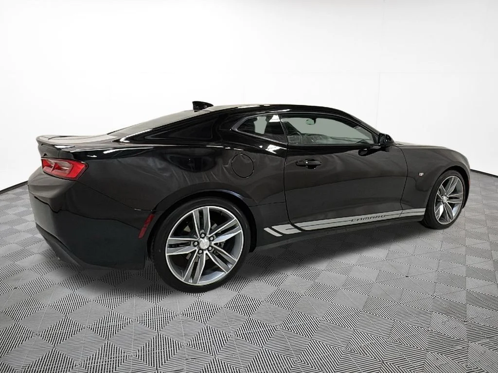 Used 2016 Black Metallic Chevrolet 2LT image 9