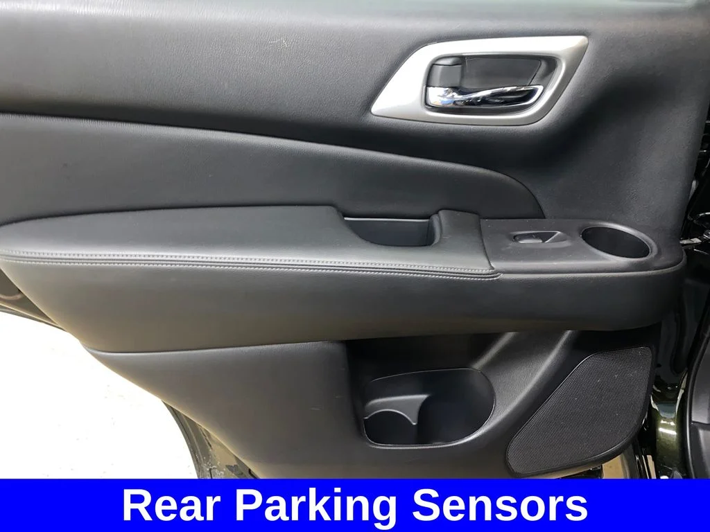 Used 2019 Green Nissan SL image 13