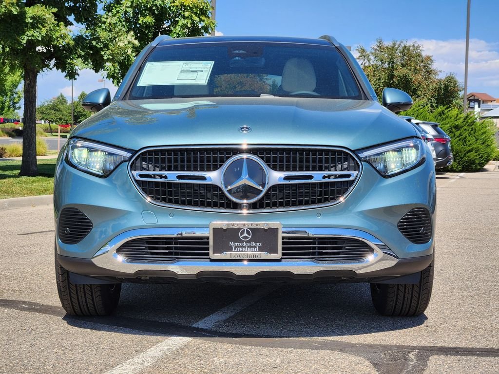 New 2027 Verde Silver Metallic Mercedes-Benz GLC 300 4MATIC® image 3