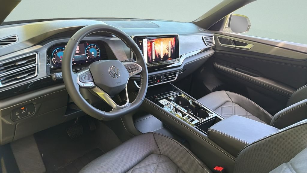 New 2026 Opal White Pearl Volkswagen SE w/Technology image 29