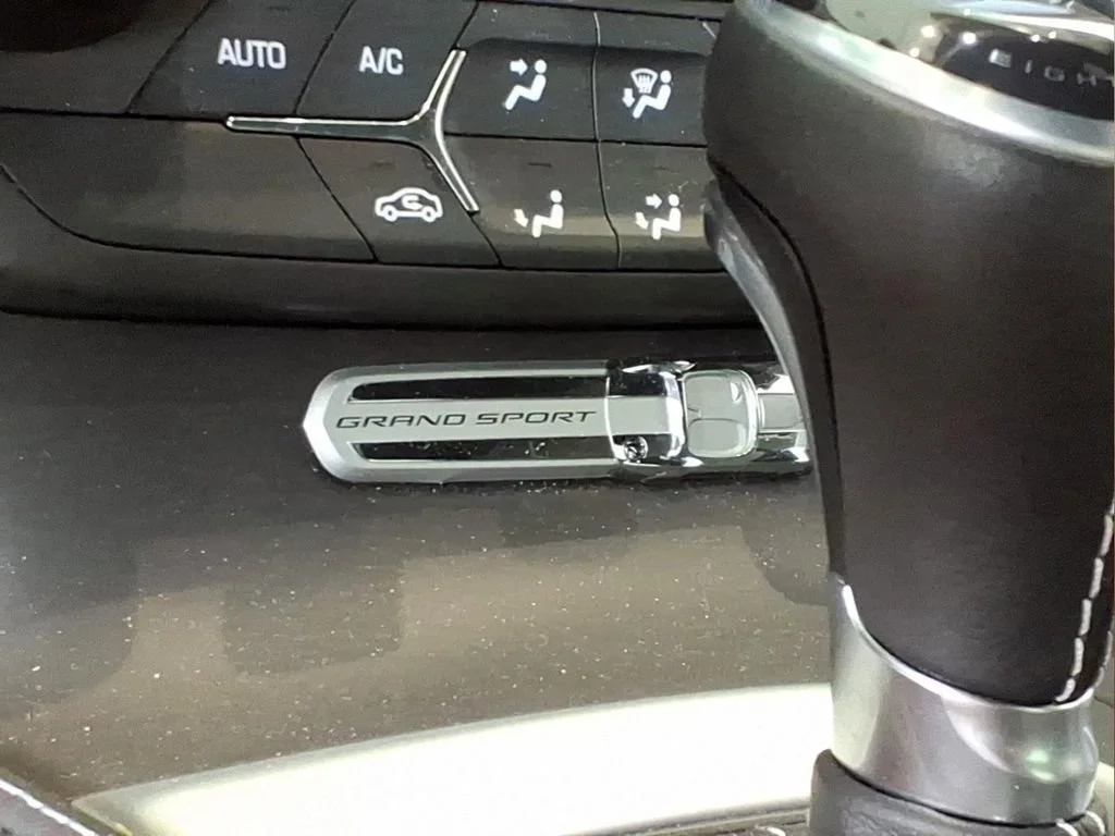 2019 Chevrolet Corvette 1LT - Photo 7